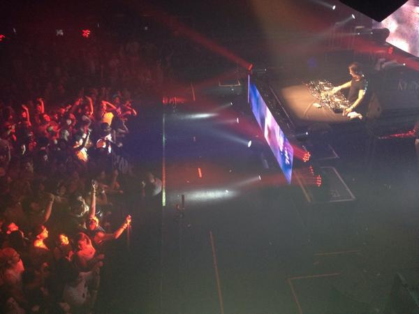 GiltyLive's tweet image. Awesome party last night !! What's your favorite EdM song right now ?