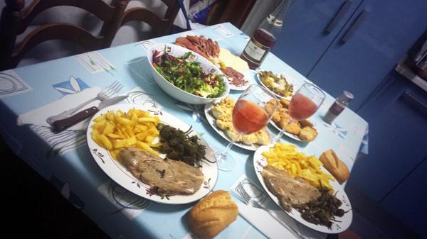 yoneMteOS's tweet photo. Cenita rica con el gor :) #ñam http://t.co/Z5fNULB52k
