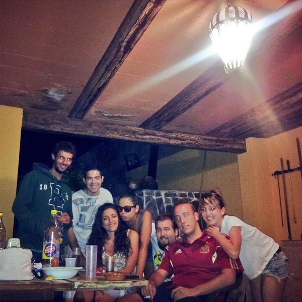 14sandrii's tweet photo. sin ellos no seria lo mismo...#almadreños @Carmenjijima @joserubio10 @14sandrii @dj_repa #miguel #elena #pablo http://t.co/ksMy1pWKkX