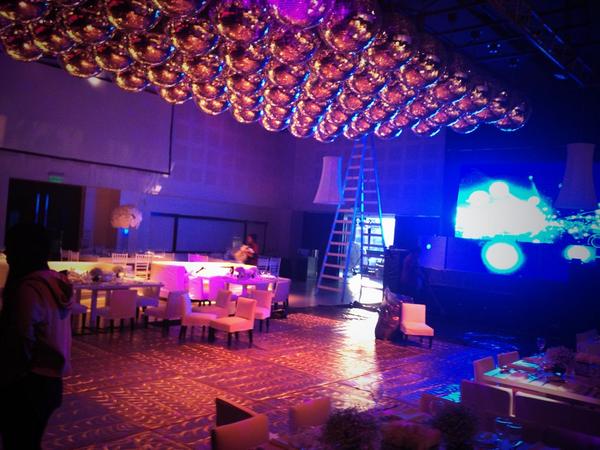 JocheAlonso's tweet photo. Ultimando detalles. Gran fiesta en @Espacio_Pilar con @RepilaDJS @JMPlanners @piaaguilarAMB @EATcatering http://t.co/BVFj19vxqr
