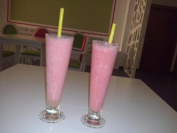 Tomando unos Smoothies en <a href="/BasilippoB/">Basilippo B'art</a>