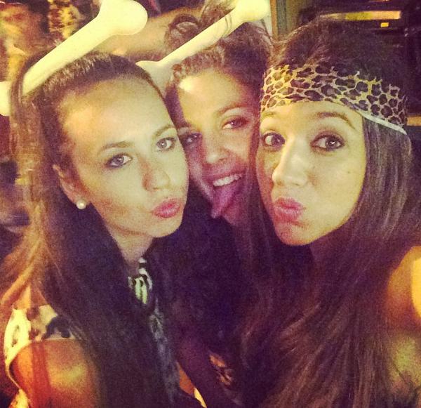 aramaTT7's tweet photo. Q grandes fiestas!!! #chamberga2014 @Tanyiiis @MartaRaV http://t.co/7faH2fpjWW