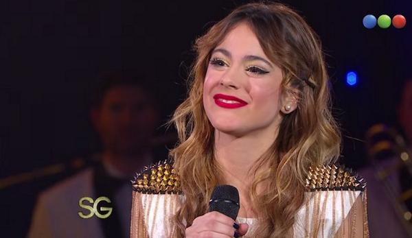 TStoesselITALIA's tweet photo. @TiniStoessel La sonrisa que tenía el año pasado en el programa de #Susana, fue inolvidable! A revivir este momento! http://t.co/8fj7JuRGEL