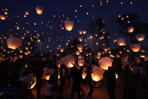 CulturaColectiv's tweet photo. Se acerca el festival de globos de cantolla, una fiesta de luces http://t.co/IuRC3QaVFY http://t.co/cTYGcVJuiZ