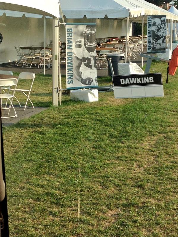 rjkane42's tweet image. Best tent to be at durning eagles training camp. @BrianDawkins #wolverine #bdawk