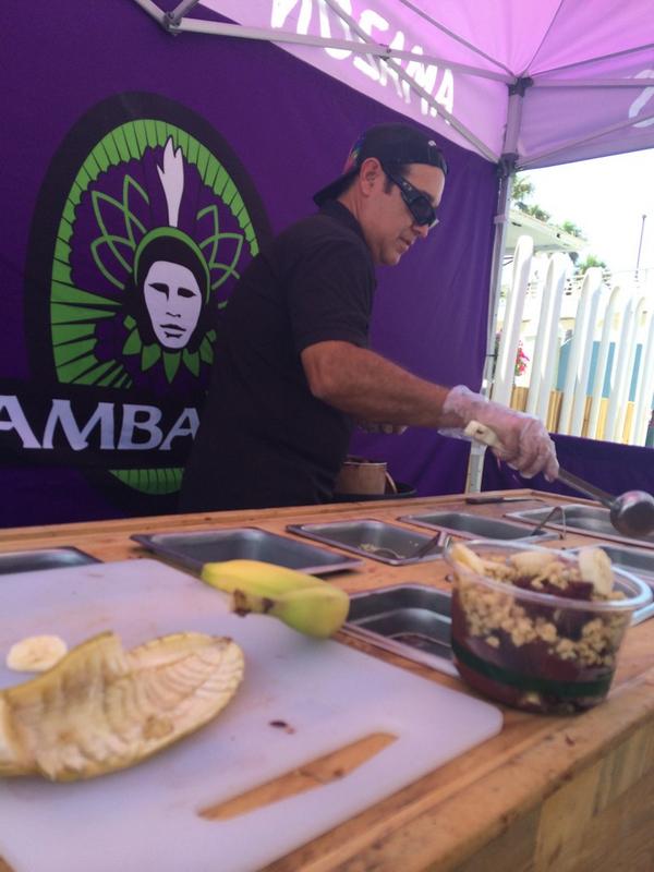 JayMosy's tweet image. Surf, Sun 'n @Sambazon acai bowls. Thru Sunday, Oceanside Pier #supergirlpro