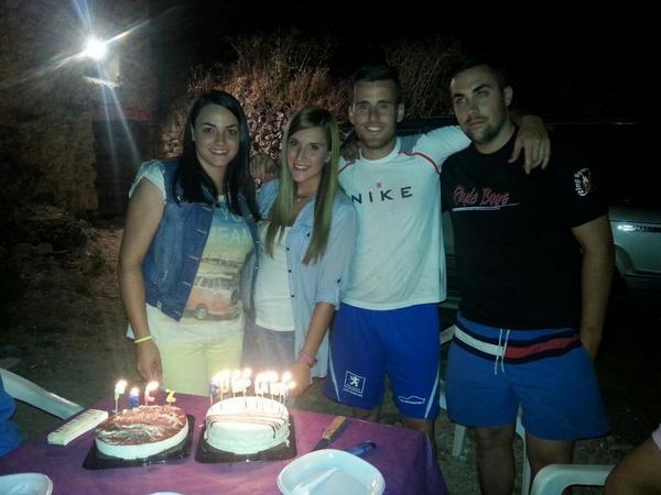 Raquelms__'s tweet photo. Gran día de celebración! :)) @Marta_pm13 @SergioPe92 @edgar_wada ..GRACIAS a tod@s por los regalitos! #Cumpleañeros http://t.co/kyFBVxwTYz