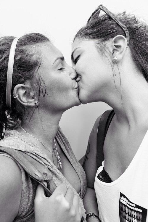 lesbian couples tumblr