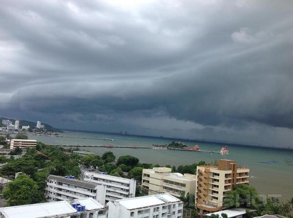 Tamakung1's tweet photo. Arcus.... In Thailand by tamakung.
http://t.co/IZgAvD4i3W http://t.co/hOnY2wm0kx