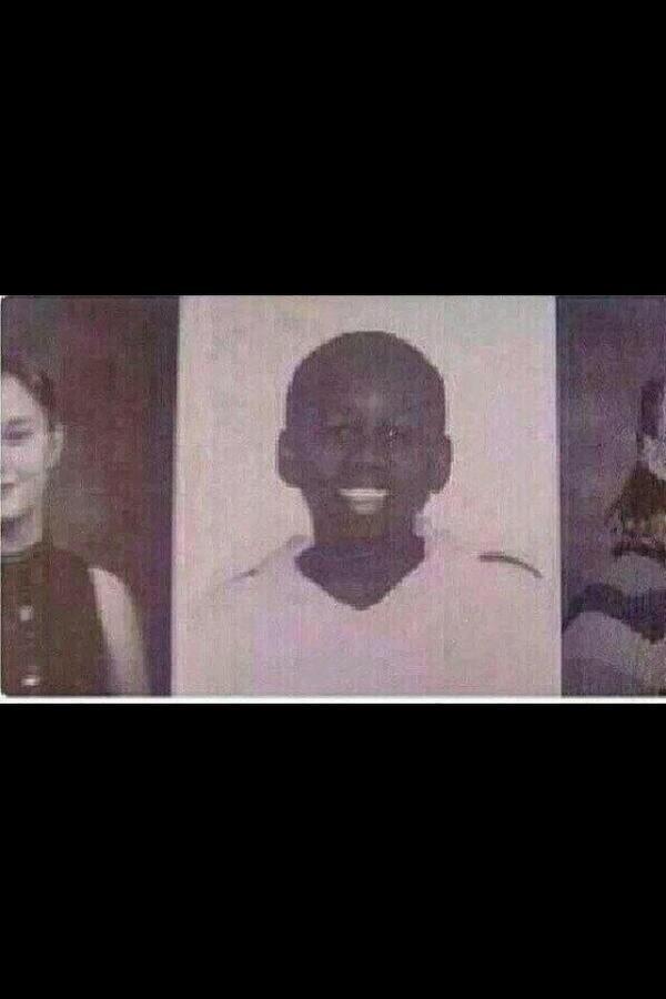 FunnyQuotees's tweet image. This nigga so black they had to change the background to white lmfaooo