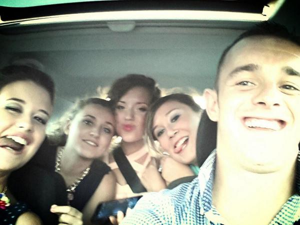 MonicaCervera33's tweet photo. Volvemos de la tretaaa!! http://t.co/uRHV7vkJuK