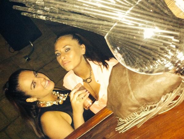 saralb_87's tweet photo. Y d pronto nos convertimos en la flamenca del whassap!!💃💃💃 @luzmariacr_   Jajaja http://t.co/vNXctShuhl