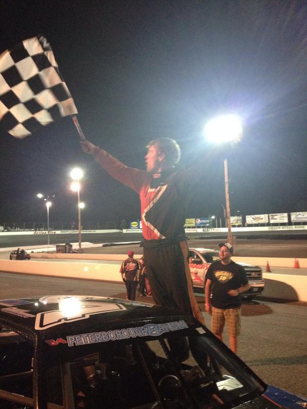 Sunset_Speedway's tweet photo. @Dannybenedict54 wins his 3rd feature in 7 days http://t.co/5SQ13E5lId