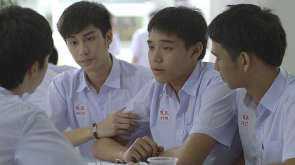 Lovesick2024's tweet photo. EP6:โปรดใช้วิจารณญาณในการสังเกต"มือ"
คืนนี้เจอกันได้ 20.50ช่อง 9 อสมทและ http://t.co/AKDd0asXOz
เพราะมือมีไว้ให้จับ? http://t.co/nnAew6stiX