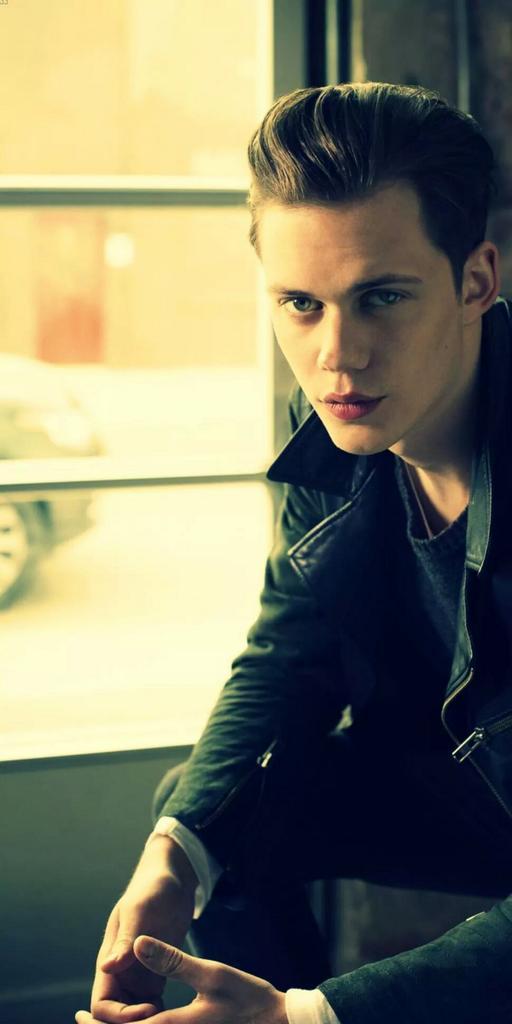 Happy 24th Birthday to the gorgeous upir Bill Skarsgard   