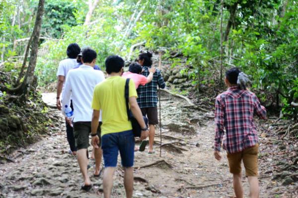 DaffyMale_cloth's tweet photo. Candid4 #daffymaletour @BurhanBurh @frisdafalastin @SINUrezkiHAJI @bil_eh @rendyoga @andrianBociiL http://t.co/yTsktRmjVF