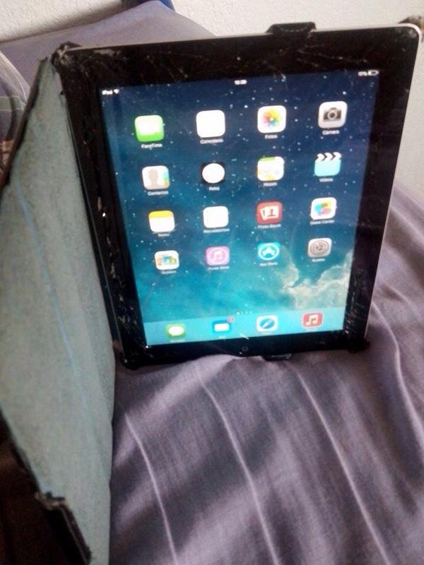 monster_cxt's tweet photo. @VentayCompraDF @Vendo_DF 
Ipad 2 de 64gb
$3500.00 a tratar
Funciona al 100%
(No afecta el funcionamiento) http://t.co/xCF3HWPLwq