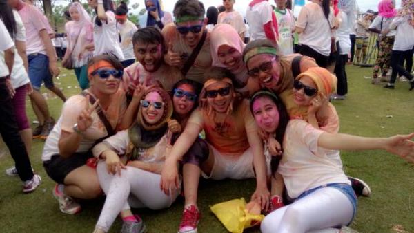 GunsVector's tweet photo. @PALUColorRun #selfiecontest #palucolorrun http://t.co/HZiu0xItlD