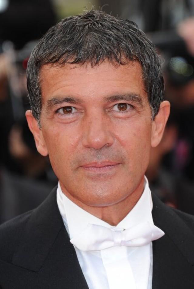 Happy Time, people!

Happy 54th birthday, Antonio Banderas

Please make more movies like Desperado!! 