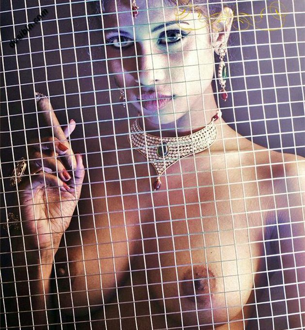 Watch doodhwali's leaked NSFW photo on TwXstars