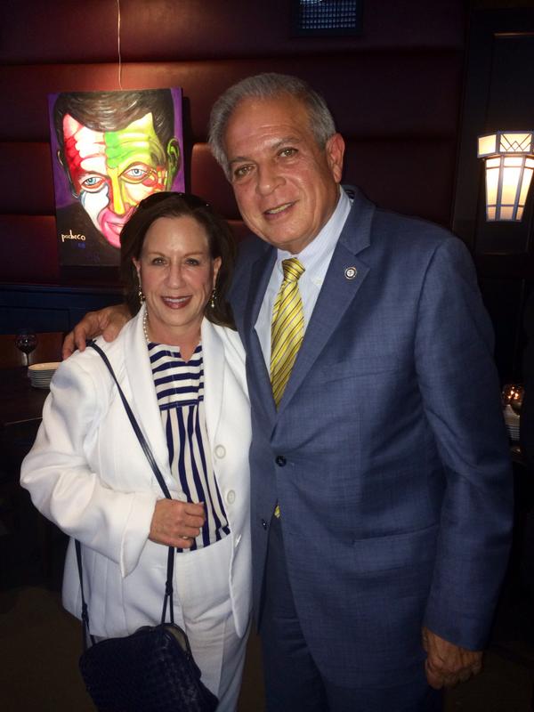 EnidWeisman's tweet photo. Pleasure seeing my friend and City of Miami Mayor Tomás Regalado earlier this week. http://t.co/J880RuQyKy