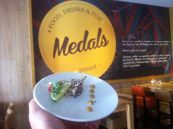 medalssittard's tweet photo. Warming Up sashimi van Tonijn #eindeloosgenieten http://t.co/JGhII5W2Uw
