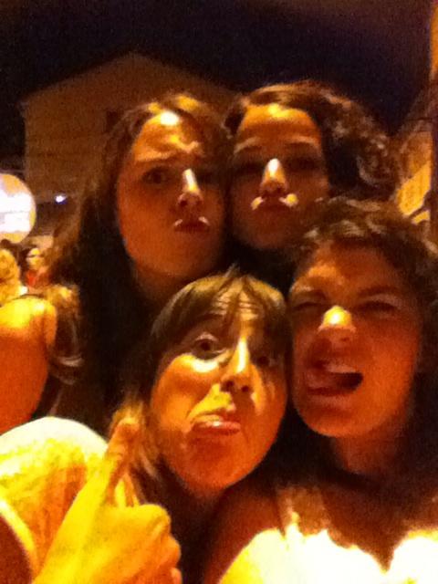 pauladr07's tweet photo. @Mabrezcu_pqf @laurairisarri @carmen_chu7 http://t.co/zZj07BVSmc