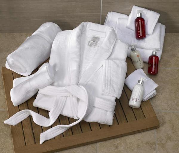 Want to win this luxe bath set from <a href="/Marriott/">Marriott Hotels</a>? Tweet #RelaxWithideeli to enter! (Contest Ends 8/15 <a href="/12/">$</a> pm EST)