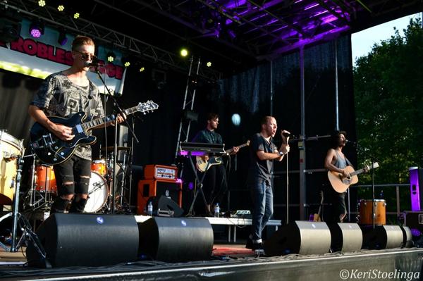 makebelieveband's tweet photo. Friends, music and great weather. @roblesrock was awesome! Thanks to everyone who was there. See you soon! Love. http://t.co/lEotcBsvZz