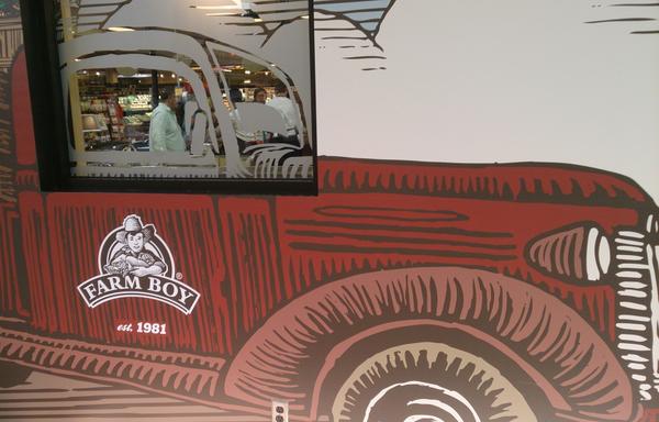 DrinkMeCanada's tweet image. A clever use of images &amp;amp; windows at Farm Boy Merivale! #Ottawa #DrinkMe #SamplingTime #Kale #Smoothie