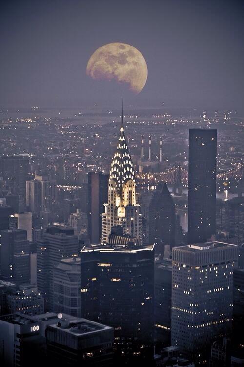 Cryptoaldia's tweet photo. Impresionante foto del horizonte de Nueva York http://t.co/GcS1SO69uL