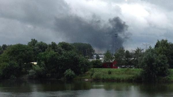 Zeer grote brand in Weesp, treinverkeer stilgelegd
rtlnieuws.nl/nieuws/binnenl…