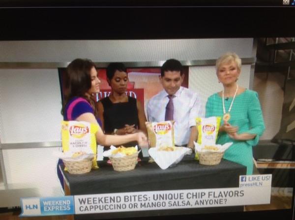 LynnSmithTV's tweet photo. #TRUTH! @SamanthaMohr @RashanAli @CNNValencia #bacon always wins! Tasting #Lays for #dousaflavor on #WeekendExp http://t.co/8Jpoh4Yeyu