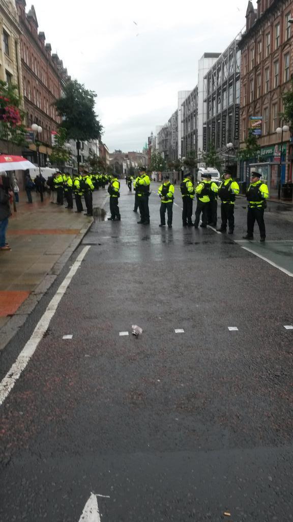 Spangles1892's tweet photo. If the PSNI can do this to the entire city centre for hours, surely the can do it in Ardoyne for 6 mins? #letthemhome http://t.co/mVAMqapkIJ