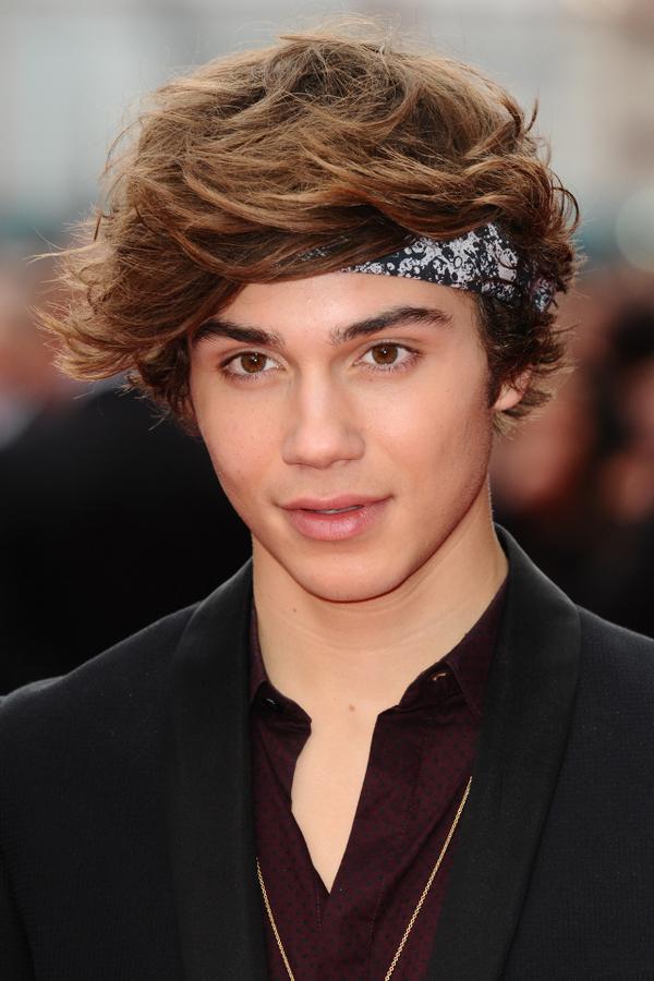 maximumpop's tweet image. IM UP! Haha nearly overslept! Get your questions and stood in, ill answer as many as i can!!! GEORGE! x #UnionJMaxPop