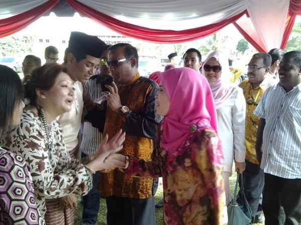 infopppns's tweet photo. AJK PPP NS bersama Pengerusi Dt T Raju ke Rumah Terbuka Aidilfitri YB Tuan Kairy di Sg Gadong Rembau.@menteribesarn9 http://t.co/Tewe0JrZCN