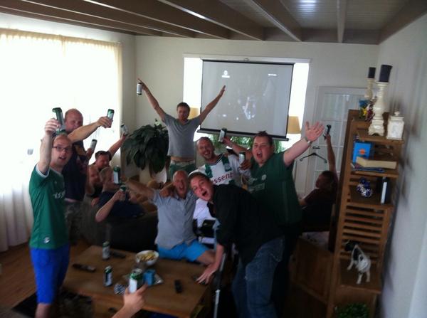 remco_keizer's tweet photo. Borger zit er klaar voor! Come on fc! @Boerenmacht @fcgroningen @FCGOnline @Nikinho23 http://t.co/8IYd7KFYZW