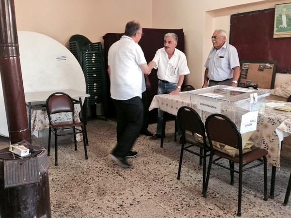 SacitTERZI's tweet photo. Sandıklarda görev yapan arkadaşlara kolay gelsin.. http://t.co/I3lB8D5WMP