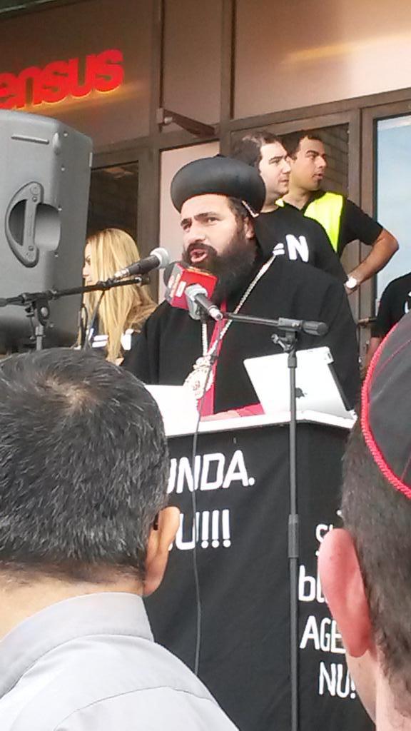 Äb Benjamin, ordf SKR, vi lider med de kristna och också med andra utsatta grupper.