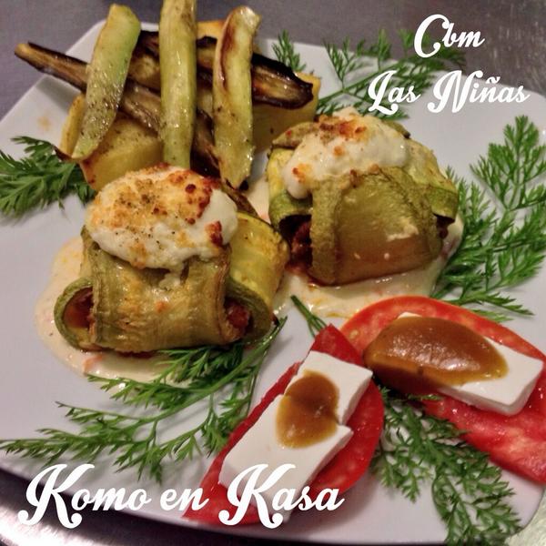 CBMtarifa4's tweet photo. Ummmm ravioli de calabacín sobre cama de salsa de queso, relleno con boloñesa de buey... Delicioso http://t.co/quA4MPT0cf