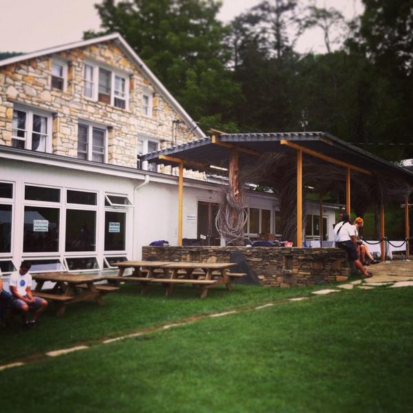jeth84's tweet image. Fantastic day @penlandschool yesterday for the annual benefit auction. #studiocraft