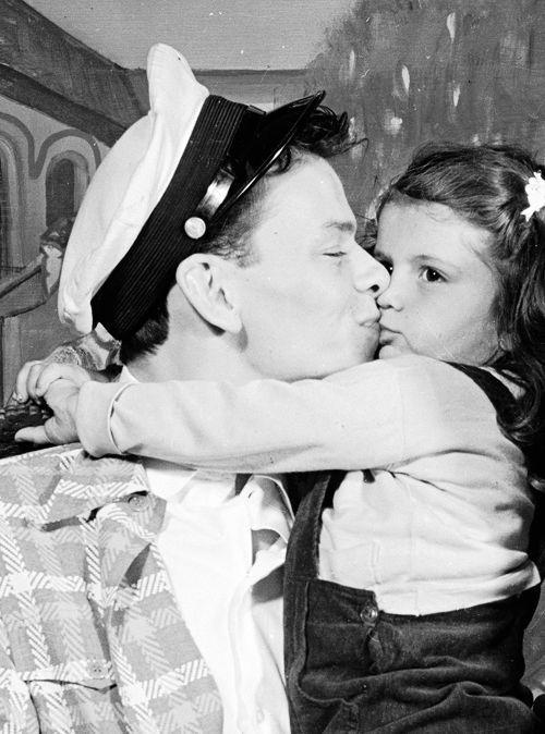 This is What Frank Sinatra Looked Like  in 1943 