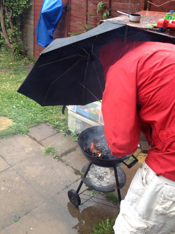 pjp1981's tweet photo. @Markie_W13 and his British BBQ :-) #sunmerdays http://t.co/0DeGwn4utq