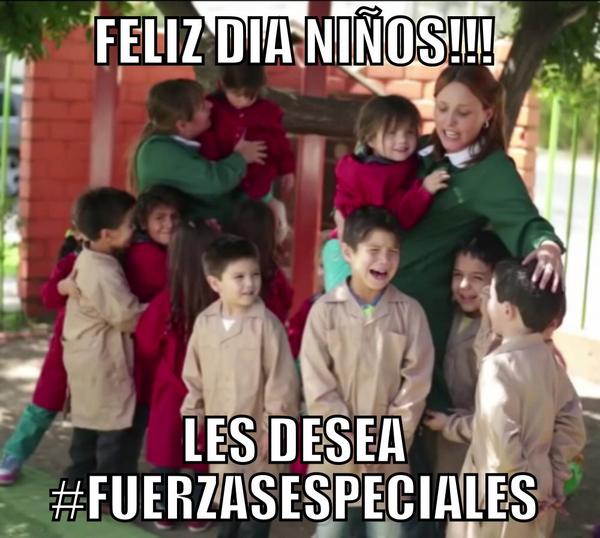 castelvero's tweet photo. Un regalito para todos los niñitos de Chile http://t.co/lttIfrDzzg Les desea Feliz Día   #fuerzasespeciales http://t.co/puXWRdFsKy