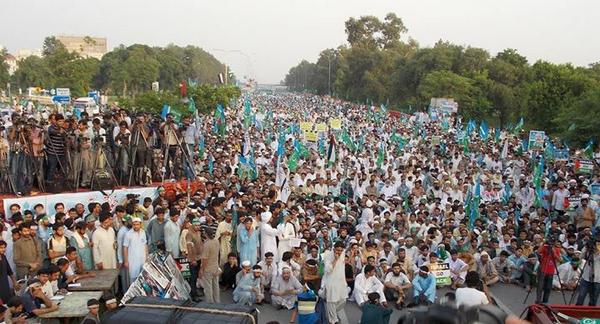 FaiqaSalman's tweet photo. #Pakistan protests for #Gaza in Islamabad. 
#SAVEGAZA
#BOYCOTTISRAEL 
http://t.co/mVatdTQyj9