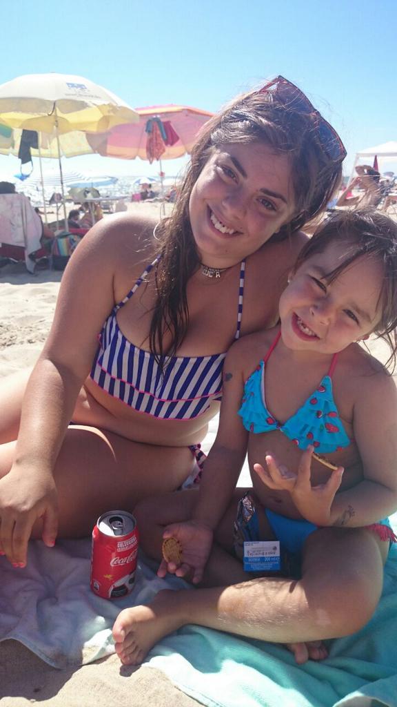 JimenezSerrano's tweet photo. De playeo ke agusto oleee mis niñas http://t.co/TWV5DiRc8o