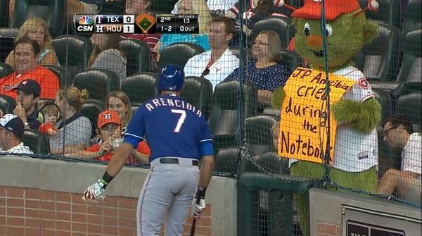 theScore's tweet photo. The Houston Astros' mascot thinks J.P. Arencibia cries during the Notebook. http://t.co/CqUMqAsdyf http://t.co/vNICzhmL56