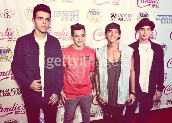 janoskians's tweet image. 