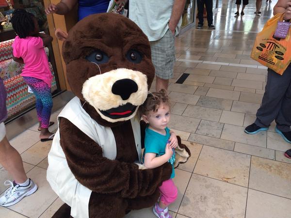 imaxftl's tweet photo. Are you shopping for back to school? Come say hi to Joey the Otter and the #modssquad at @WestfieldBD until 6pm! http://t.co/cBYgIDdomx