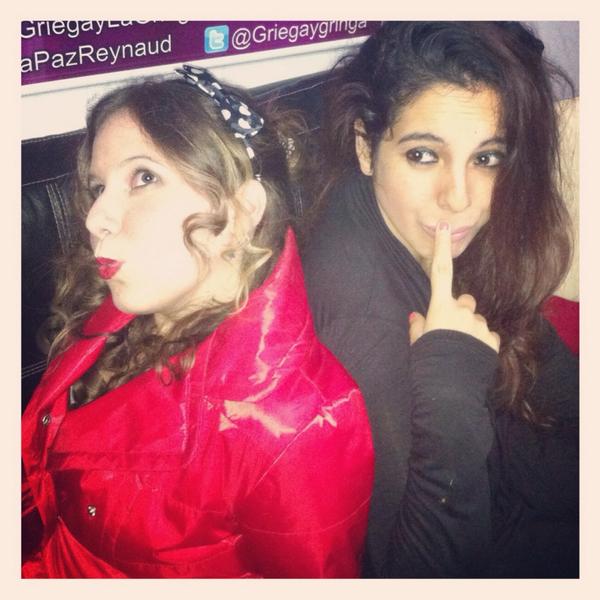 MaraPazReynaud's tweet photo. No nos gusta tomarnos fotos. Ay #ParFavor @AbrilCardenasV @Griegaygringa http://t.co/oIFmo2ywTs